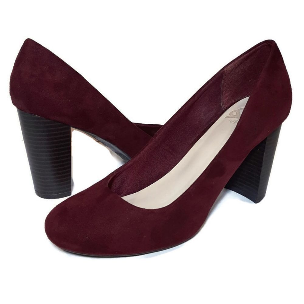 💠FERGALICIOUS Dandy Velvet Round Toe Chunky Heels